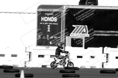 media/Nov-06-2022-SoCal Trackdays (Sun) [[208d2ccc26]]/Around the Pits/